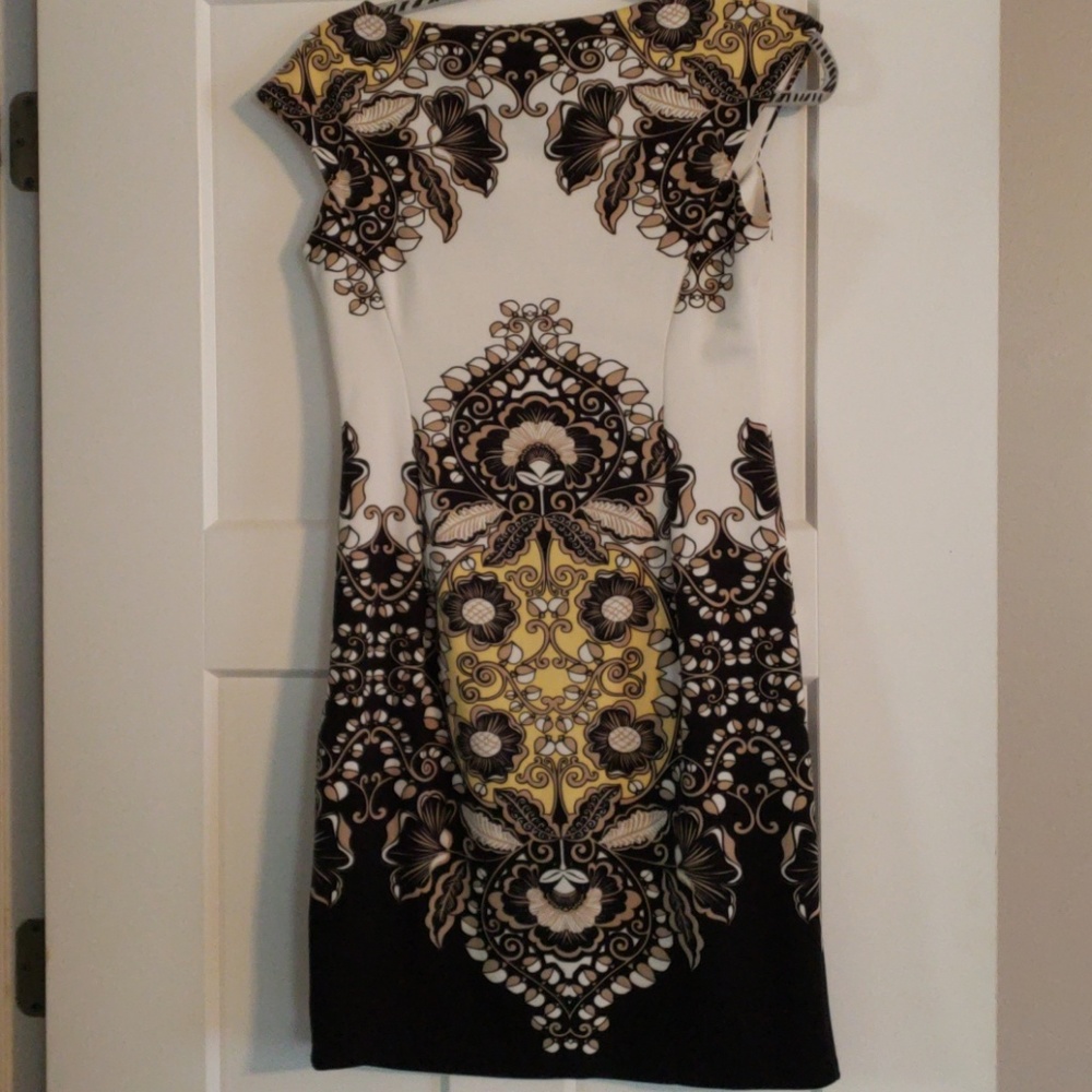 Dress - Picture 4 of 4